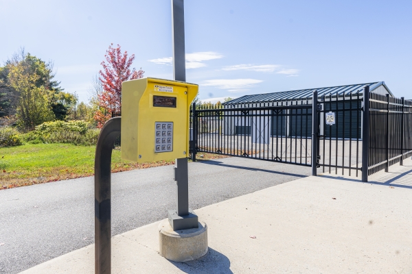 Facility photo: //images.sparefoot.com/medium/222225671165a7c9b7f.jpg
