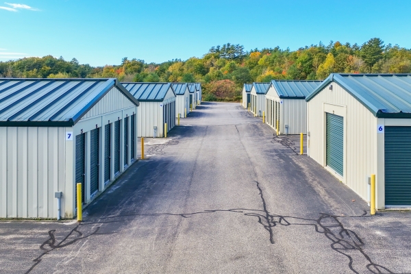 Facility photo: //images.sparefoot.com/medium/222225671165bfed516.jpg