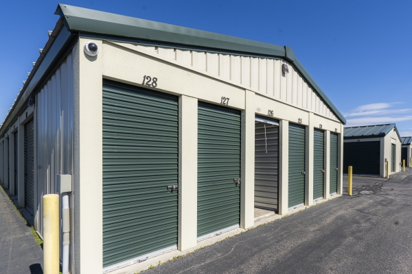Facility photo: //images.sparefoot.com/medium/222225671165c2becaa.jpg
