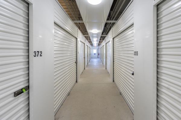 Facility photo: //images.sparefoot.com/medium/222225671165c79f725.jpg