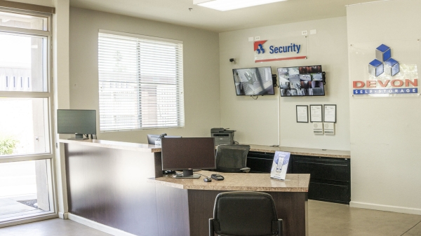 Facility photo: //images.sparefoot.com/medium/222229672d2cb54789f.jpg