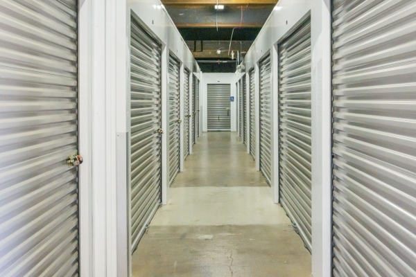 Facility photo: //images.sparefoot.com/medium/222229672d2ccf5923f.jpg