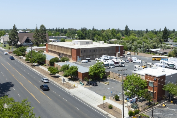 Facility photo: //images.sparefoot.com/medium/222229672d2cee4640d.jpg