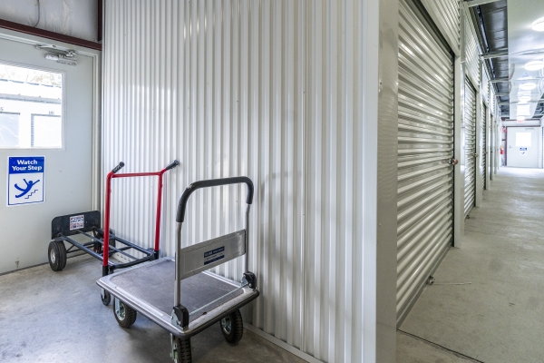 Facility photo: //images.sparefoot.com/medium/222230671166df143d5.jpg