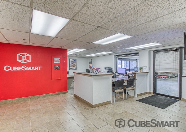 Facility photo: //images.sparefoot.com/medium/222231689448125b4d6.jpg