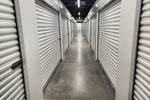 Facility photo: //images.sparefoot.com/medium/222236688cbd7b81500.jpg