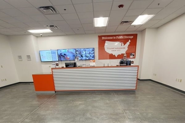 Facility photo: //images.sparefoot.com/medium/222236688cbd7cb2242.jpg