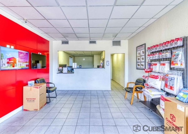 Facility photo: //images.sparefoot.com/medium/222240695f6a5d27259.jpg