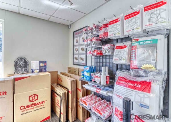 Facility photo: //images.sparefoot.com/medium/222242688b2677854dd.jpg