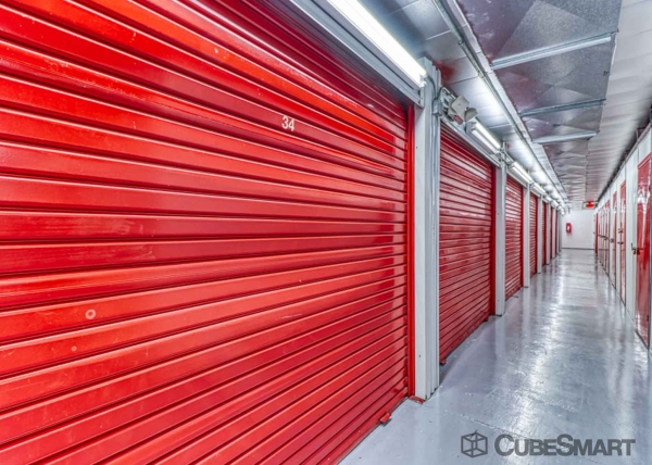 Facility photo: //images.sparefoot.com/medium/222242688c7177b7949.jpg
