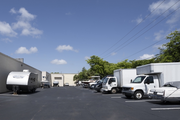 Storage Units at Devon Self Storage - 9130 - Pompano - 3111 Southwest 14th Court
