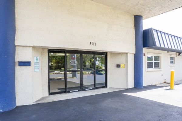 Storage Units at Devon Self Storage - 9130 - Pompano - 3111 Southwest 14th Court