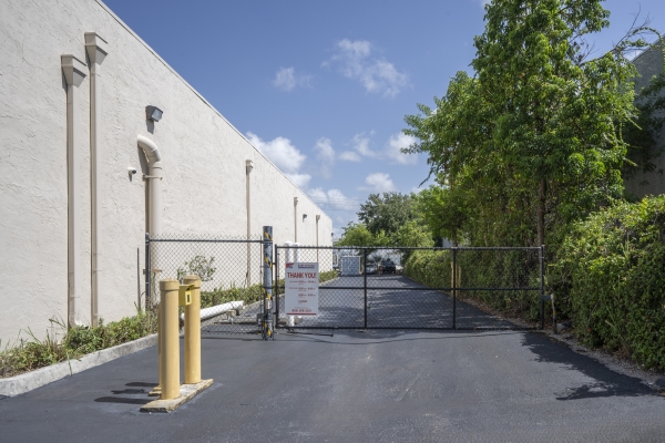Storage Units at Devon Self Storage - 9130 - Pompano - 3111 Southwest 14th Court