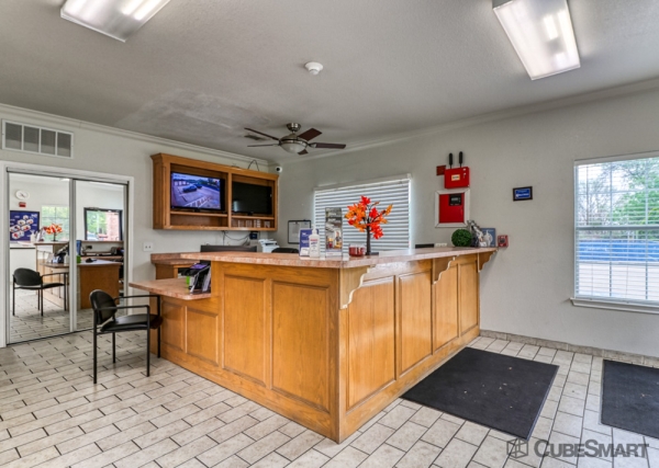 Facility photo: //images.sparefoot.com/medium/22231568b027c3070c6.jpg
