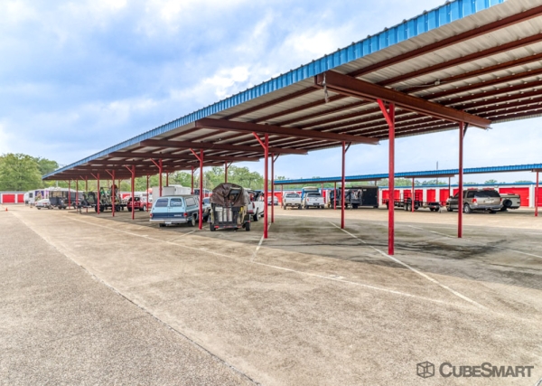 Facility photo: //images.sparefoot.com/medium/222315698dac25219d5.jpg