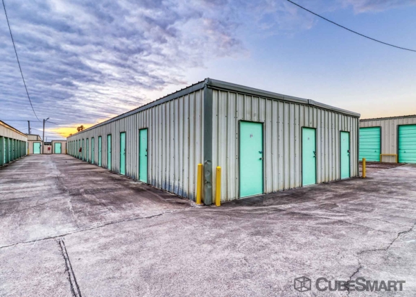 Facility photo: //images.sparefoot.com/medium/2223166989bb430f560.jpg