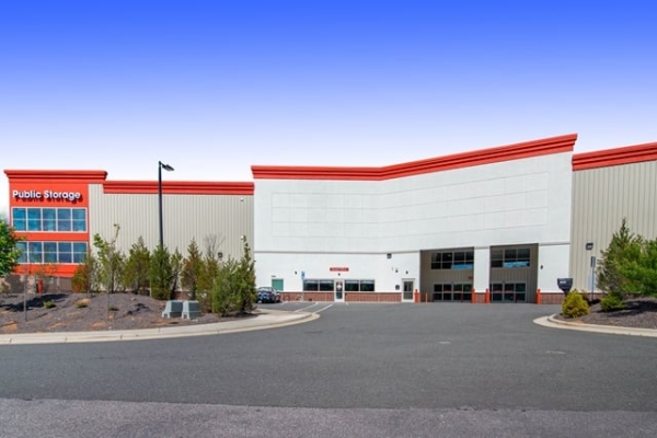 Facility photo: //images.sparefoot.com/medium/2223176877a4d2b54d4.jpg