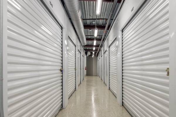 Facility photo: //images.sparefoot.com/medium/222317691889c0645cf.jpg