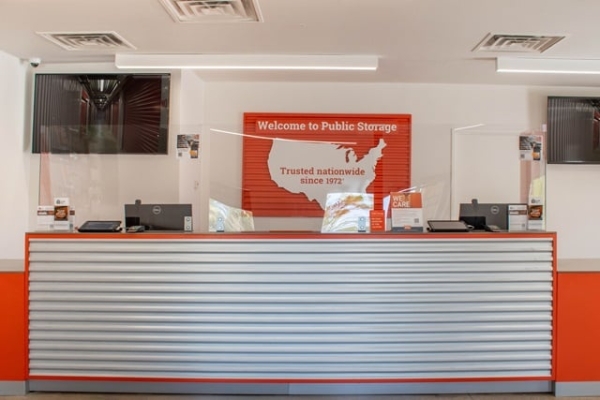 Facility photo: //images.sparefoot.com/medium/222318695924b371d89.jpg