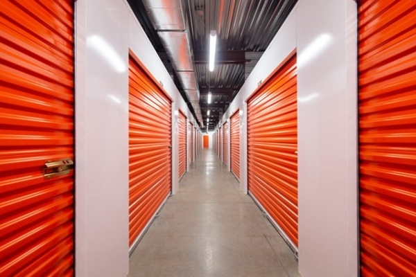 Facility photo: //images.sparefoot.com/medium/222320688cbf58a6094.jpg