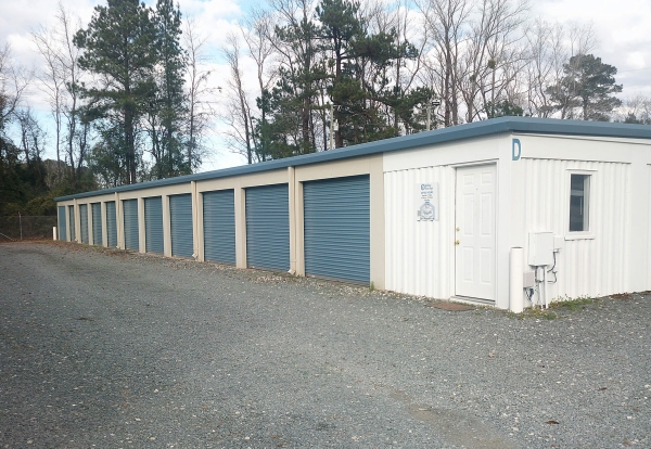 Facility photo: //images.sparefoot.com/medium/2223366753658571529.jpg