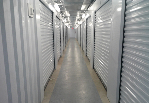 Facility photo: //images.sparefoot.com/medium/2223366753658985b39.jpg