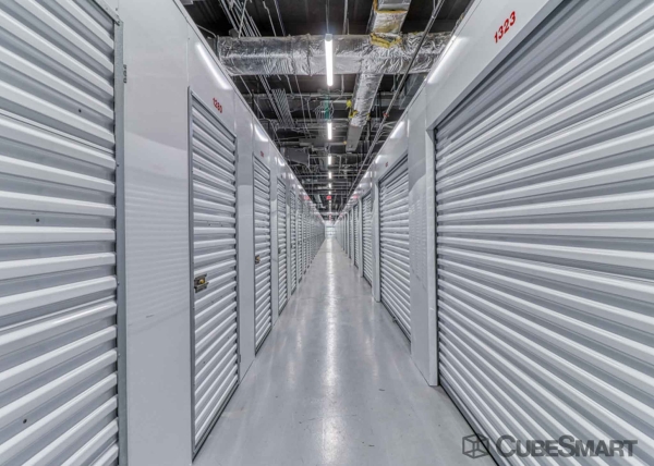 Facility photo: //images.sparefoot.com/medium/222353687f36b97beff.jpg