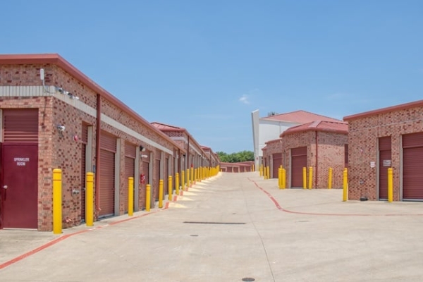 Facility photo: //images.sparefoot.com/medium/2223766884d4de74030.jpg