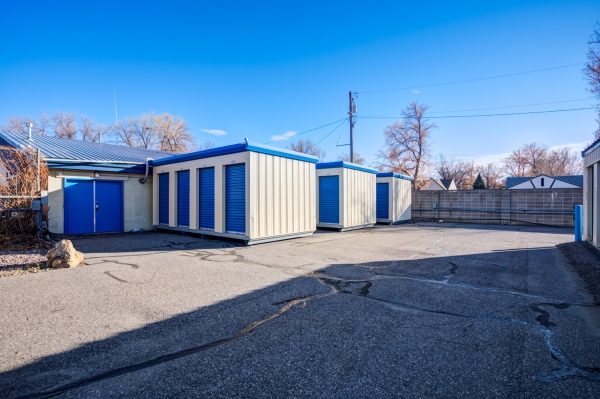 Facility photo: //images.sparefoot.com/medium/222384692e1c7654c05.jpg