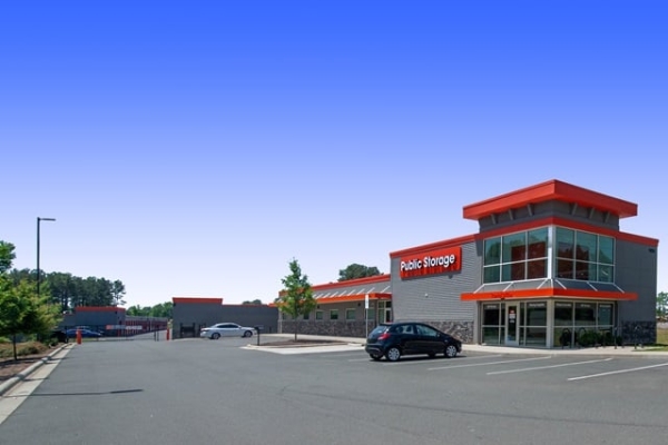 Facility photo: //images.sparefoot.com/medium/2224166877a4bef3d40.jpg