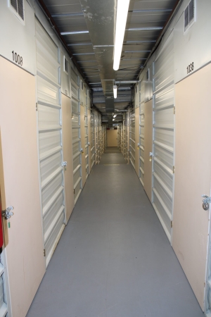 Facility photo: //images.sparefoot.com/medium/222429689a1df426c69.jpg
