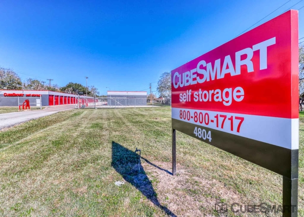 Facility photo: //images.sparefoot.com/medium/22245469de1550d9d72.jpg