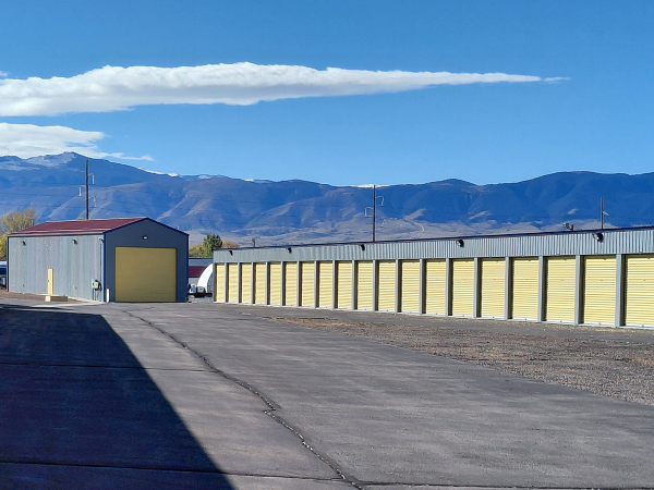 Facility photo: //images.sparefoot.com/medium/22256468f8f3f80aade.png