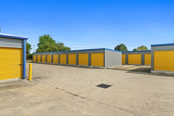 Storage Units at Storage Star Tomball - Spring Cypress - 11133 Spring Cypress Road