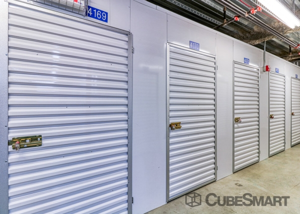 Facility photo: //images.sparefoot.com/medium/222606688dbf06e7532.jpg