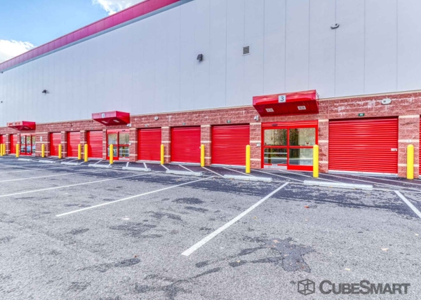 Storage Units at CubeSmart Self Storage - MD District Heights - 2121 Brooks Drive