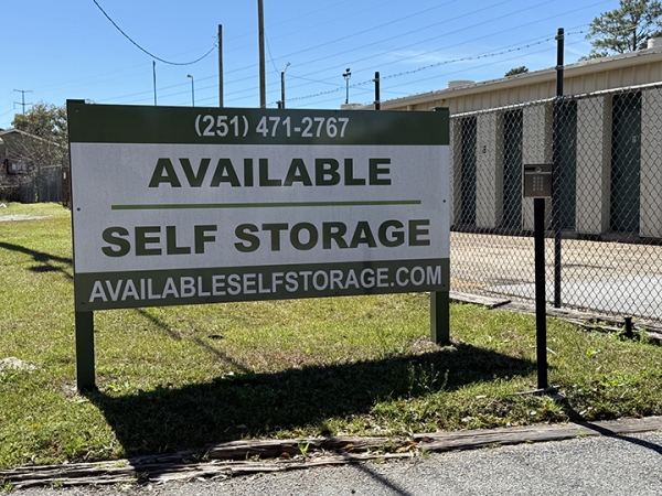 Facility photo: //images.sparefoot.com/medium/222660689619fad8224.jpg