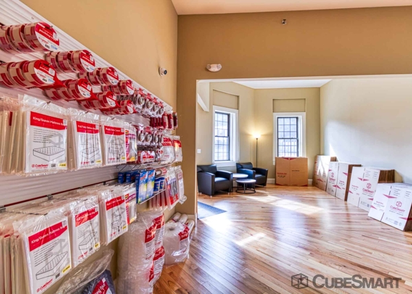 Facility photo: //images.sparefoot.com/medium/2226806943bc8314180.jpg