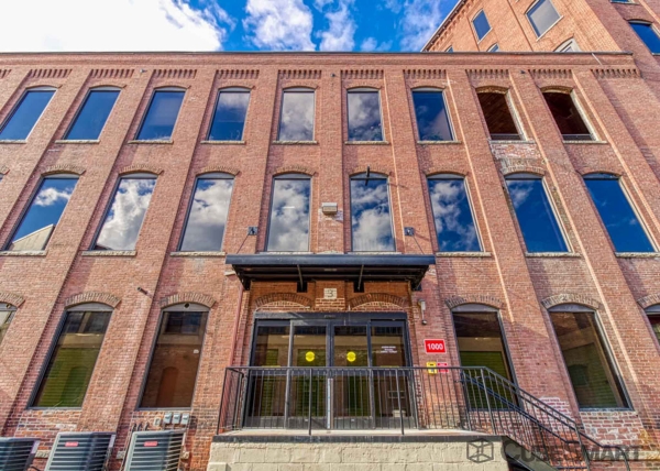 Facility photo: //images.sparefoot.com/medium/222680695f7024766e4.jpg