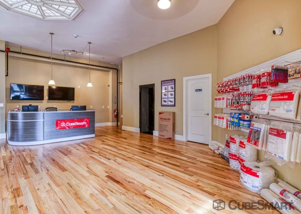 Facility photo: //images.sparefoot.com/medium/22268069787e5a16717.jpg