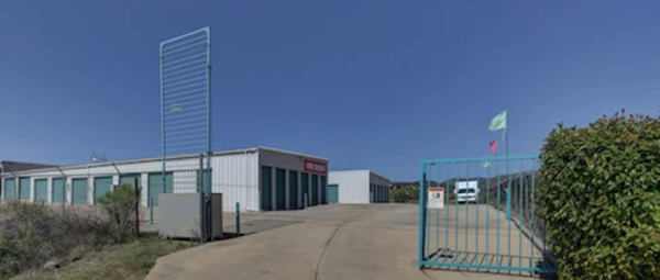 Facility photo: //images.sparefoot.com/medium/22269568fa7bfa830cf.png