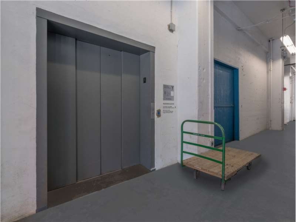 Facility photo: //images.sparefoot.com/medium/22271564cc12ebd63d2.jpg