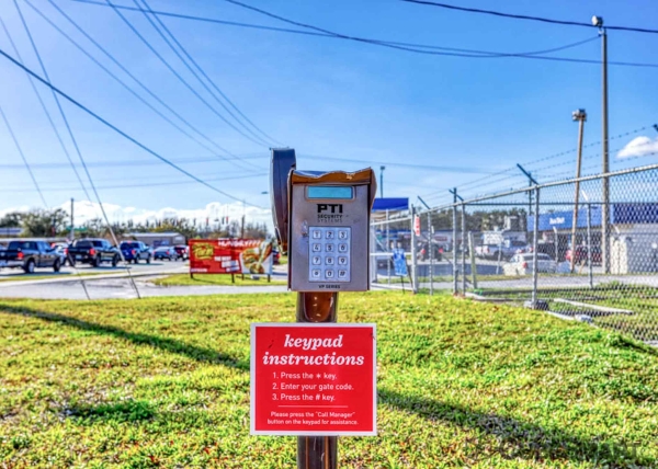 Storage Units at CubeSmart Self Storage - FL Tampa W Lindebaugh Ave - 5907 West Linebaugh Avenue