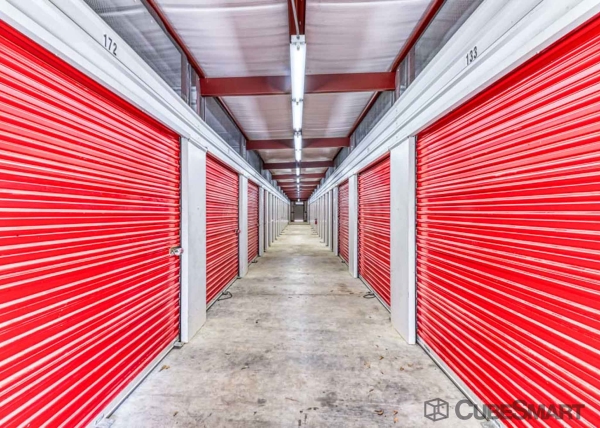 Facility photo: //images.sparefoot.com/medium/22282168835ca4ac5dd.jpg