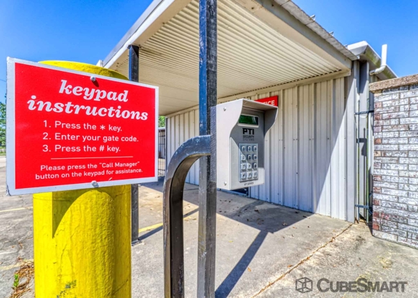 Storage Units at CubeSmart Self Storage - TX Vidor Morgan Dr - 150 Morgan Drive