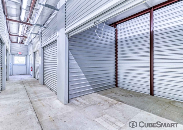 Storage Units at CubeSmart Self Storage - TX Vidor Morgan Dr - 150 Morgan Drive