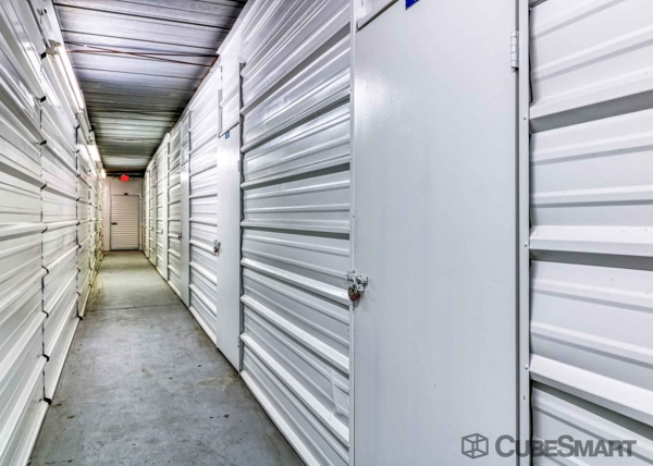 Facility photo: //images.sparefoot.com/medium/2228736975e957dd34d.jpg