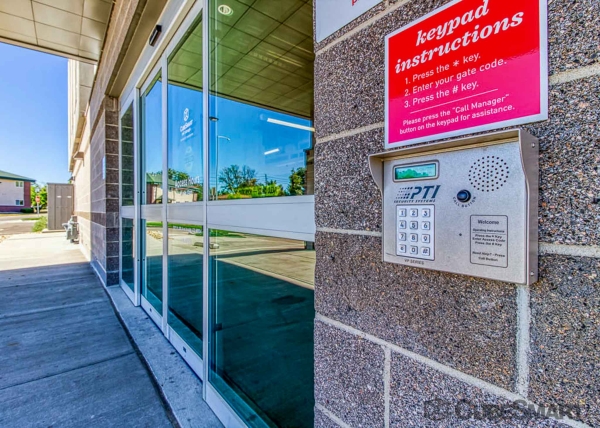 Facility photo: //images.sparefoot.com/medium/222923687f334fdf23c.jpg