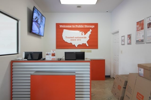 Facility photo: //images.sparefoot.com/medium/22295469ea21b9029f9.jpg