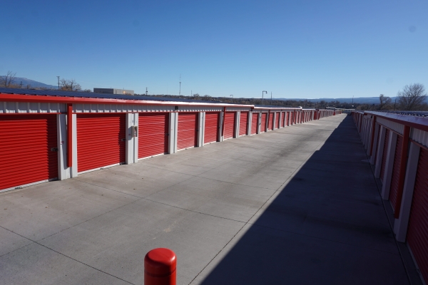 Facility photo: //images.sparefoot.com/medium/22310669d52f4708862.jpg